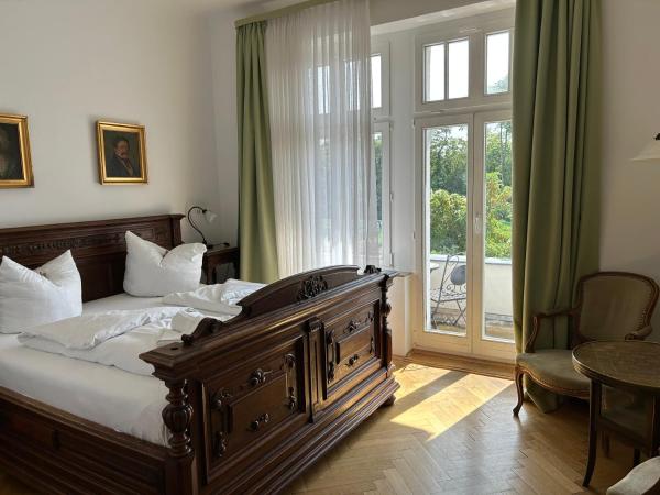 På billedet ses objektet Jahrhunderthotel Leipzig beliggende i byen Leipzig.