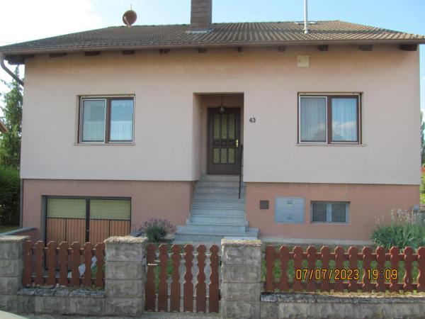 A la foto es mostra l'objecte Gästehaus M situat a la ciutat de Falkenstein.