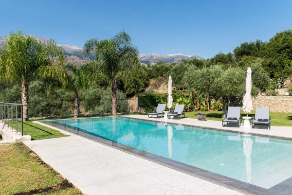A la foto es mostra l'objecte Villa Inati situat a la ciutat de Metókhion.