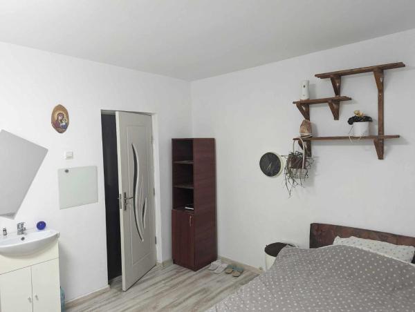 Na fotografii je vidět objekt Garsoniera in apartament liber nacházející se ve městě Tulcea.