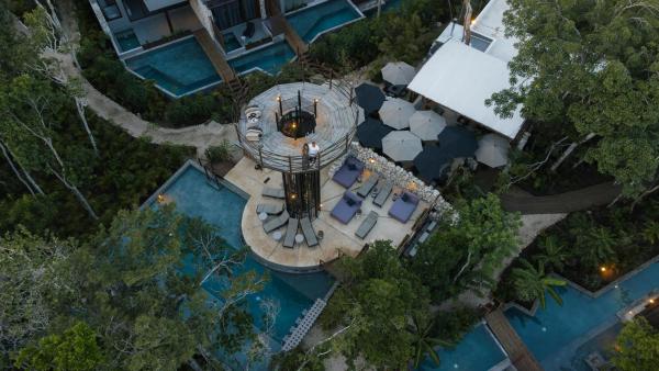 Na zdjęciu widoczny jest obiekt SIWA Wellness Villa Collection położony w mieście Tulum.