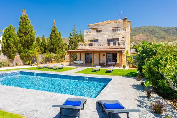 A la foto es mostra l'objecte Villa Beach Heaven situat a la ciutat de Pomos.