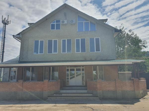 Na zdjęciu widoczny jest obiekt Hotel Diana położony w mieście Cotihana.