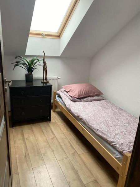 Auf dem Foto ist das Objekt Noclegi Grojec in der Stadt Grojec zu sehen.