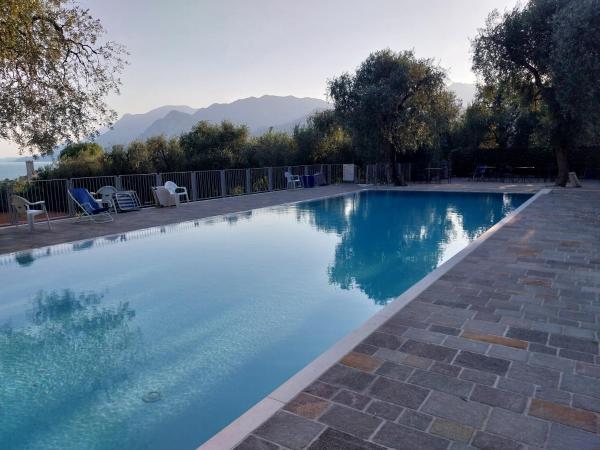 The photo shows the CASA FRANCESCA located in the city of Malcesine.