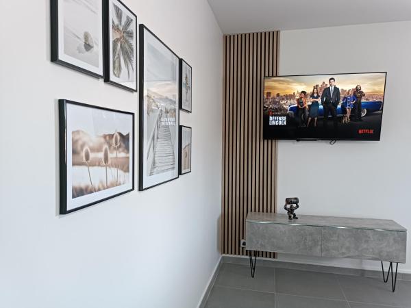 A la foto es mostra l'objecte Design Therapy situat a la ciutat de Lavérune.