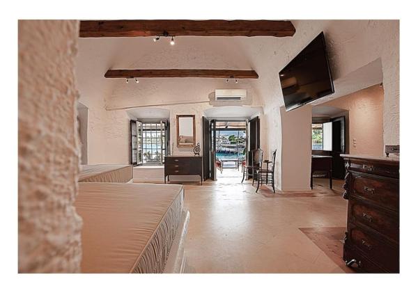 På billedet ses objektet Apanemo seaside house beliggende i byen Spetses.