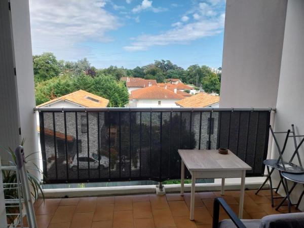 A la foto es mostra l'objecte Location Anglet proche plage situat a la ciutat de Cinq-Cantons.