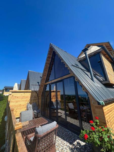 Mavera Suit Bungalow, Ардешен