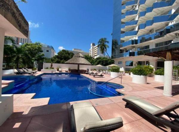 Fresca Estancia En Zona Dorada Con Alberca/playa! - Acapulco de Juárez
