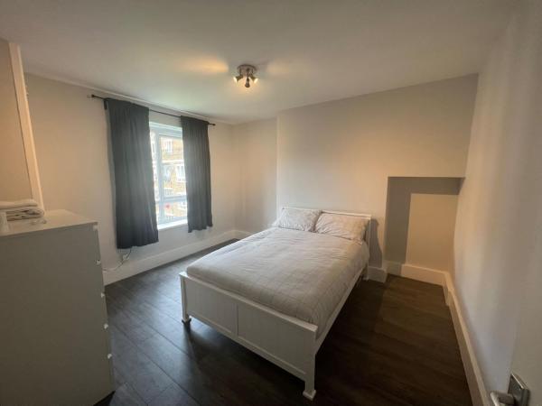 Holiday Properties Vauxhall Central Rooms, London