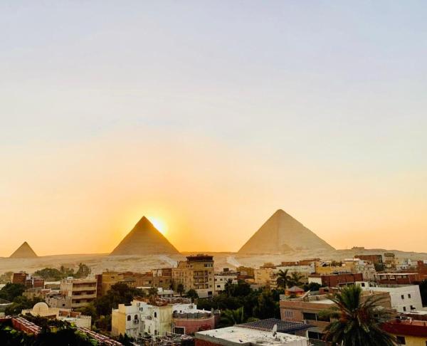Nella foto è visibile l'oggetto LOAY PYRAMIDS VIEW situato nella città di Il Cairo.