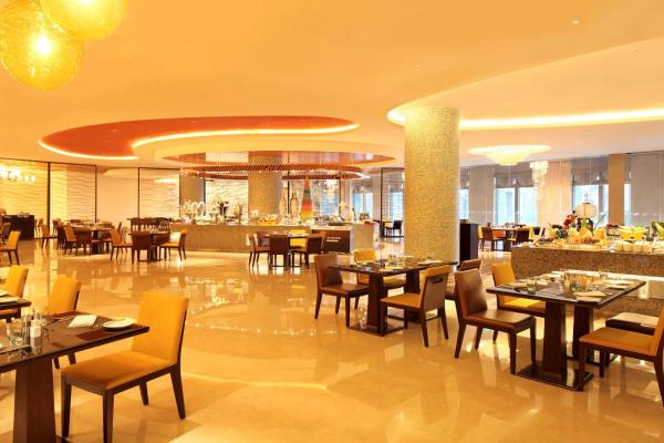 Фотография 9: DoubleTree by Hilton Hangzhou East