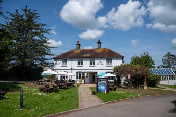 På billedet ses objektet Cedars Inn by Greene King Inns beliggende i byen Barnstaple.