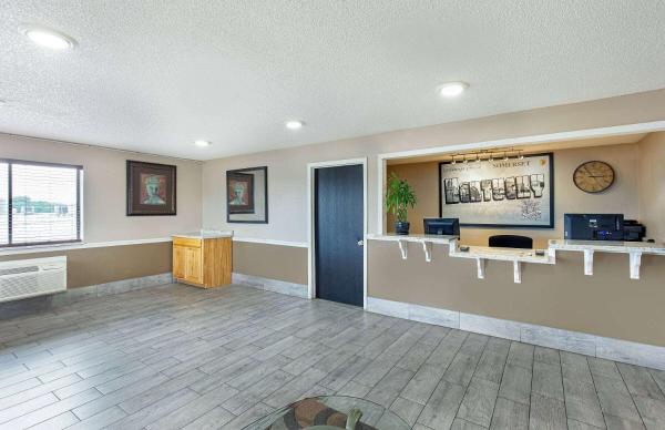 Foto 9: Super 8 by Wyndham Somerset
