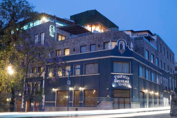 A la foto es mostra l'objecte Banyan Tree Puebla situat a la ciutat de Puebla.