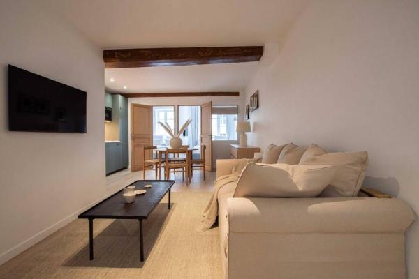 Sentier Historical Center II Luxury Design Apartment 3BR-8P, Париж