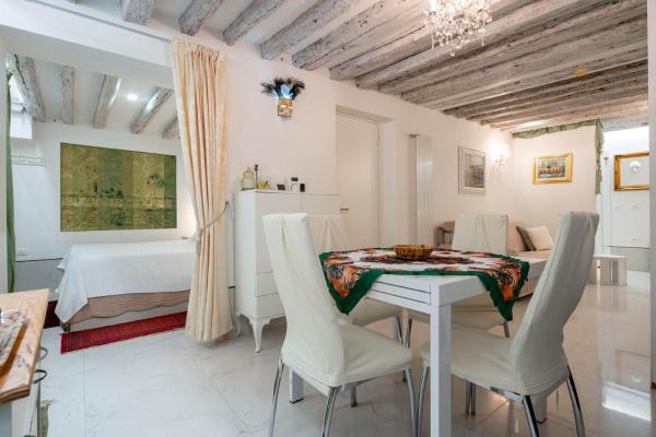 Loving in Venice, 5 stars, Venice