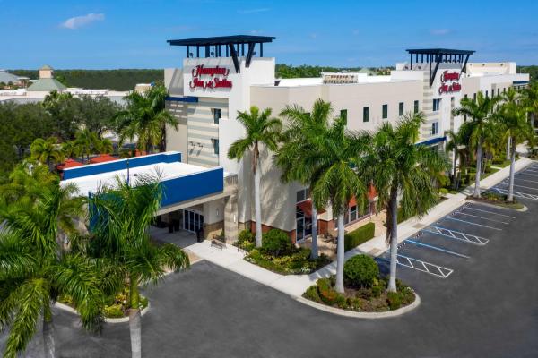 A la foto es mostra l'objecte Hampton Inn and Suites Sarasota/Lakewood Ranch situat a la ciutat de The Meadows.