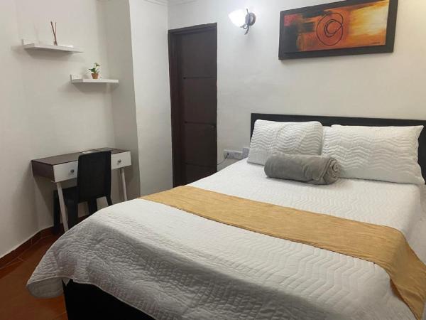 A la foto es mostra l'objecte Hotel Avenida 3 Real en el norte de Cali situat a la ciutat de Cali.
