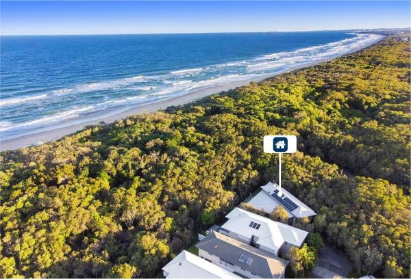Στη φωτογραφία φαίνεται το αντικείμενο 25 Whitehaven Parade που βρίσκεται στην πόλη Yaroomba.