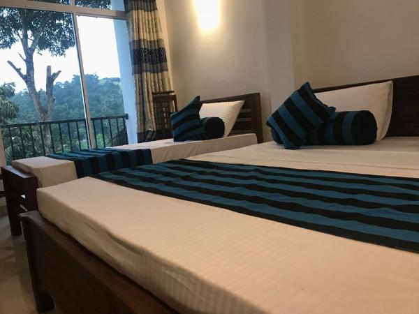 A la foto es mostra l'objecte Sarala Residence situat a la ciutat de Kandy.