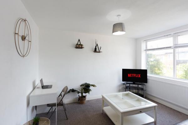 Spacious home close to city centre location, Leeds