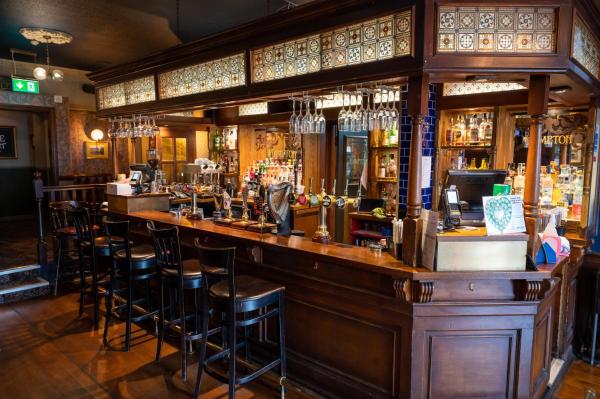 På billedet ses objektet Edinburgh Whisky House Hotel beliggende i byen Edinburgh.