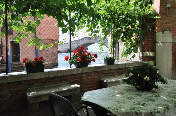 På billedet ses objektet Garden in Venice Biennale beliggende i byen Venedig.