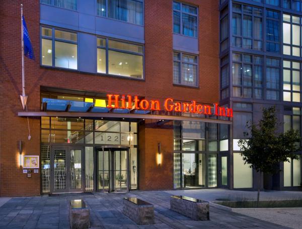 A la foto es mostra l'objecte Hilton Garden Inn Washington D.C./U.S. Capitol situat a la ciutat de Washington.