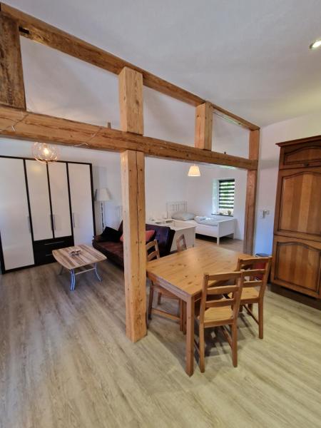 Na fotografii je vidět objekt Apartment auf dem Hof einer historischen Mühle nacházející se ve městě Frohnhausen.