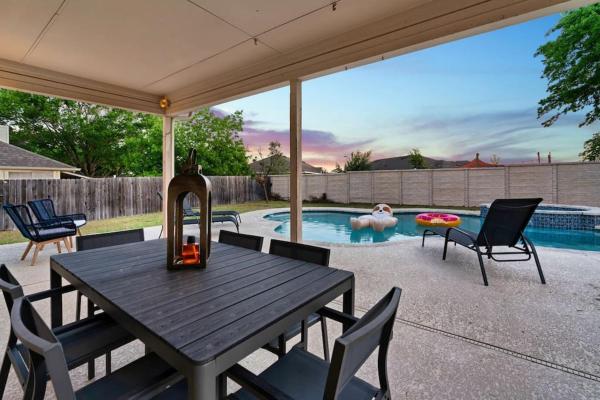 The Mad Hatter - Heated Pool Gameroom & More - Austin, TX