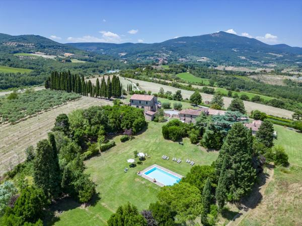 The photo shows the Agriturismo Spazzavento located in the city of Palazzone.