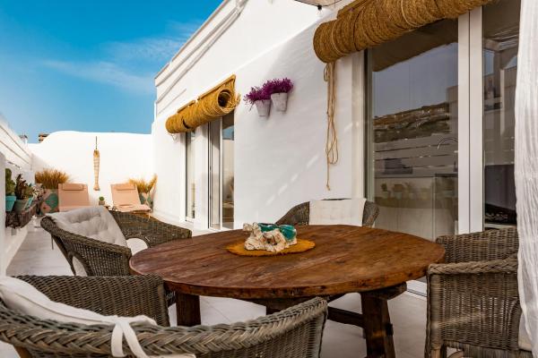 På billedet ses objektet K-ERA by Nuka Homes beliggende i byen Jávea.