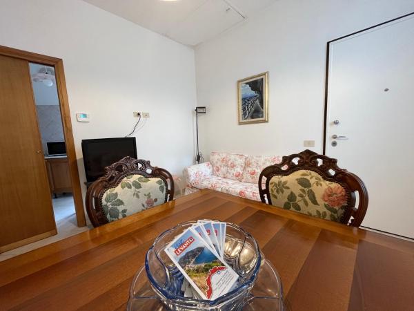 Na fotografii je vidět objekt Casa Eleonora nacházející se ve městě Levanto.