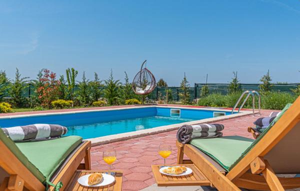 A la foto es mostra l'objecte Villa Barbara situat a la ciutat de Ključ.