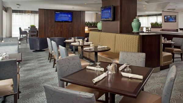 Foto 7: DoubleTree by Hilton Chicago Schaumburg