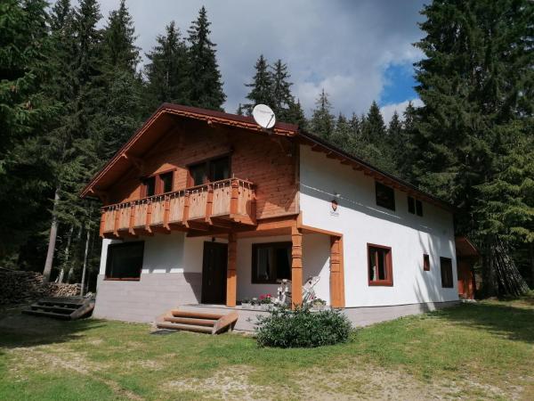 A la foto es mostra l'objecte Four Season Komando situat a la ciutat de Comandău.