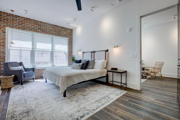 A la foto es mostra l'objecte New Construction Loft Style Spacious Lux Apt 101 situat a la ciutat de Atlanta.