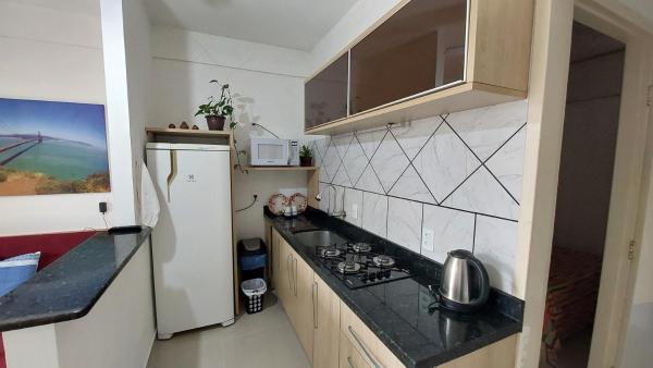På billedet ses objektet Apto 2 Quartos com Ar a 200m da Praia beliggende i byen Florianópolis.