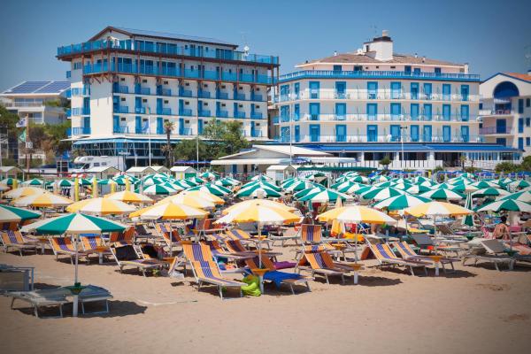 Na fotografii je vidět objekt Hotel Playa e Mare Nostrum nacházející se ve městě Caorle.