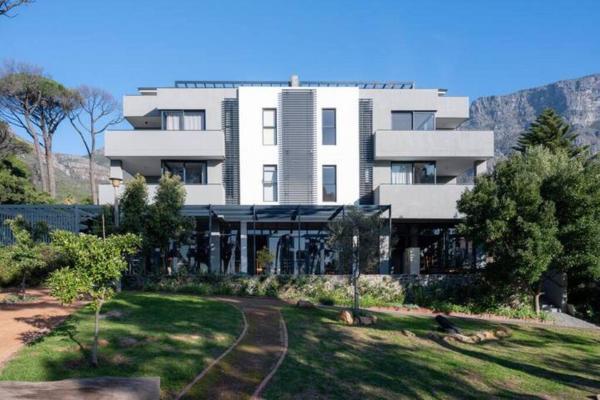 Deer Park Apartment Cpt - With Sweeping Views - 케이프타운