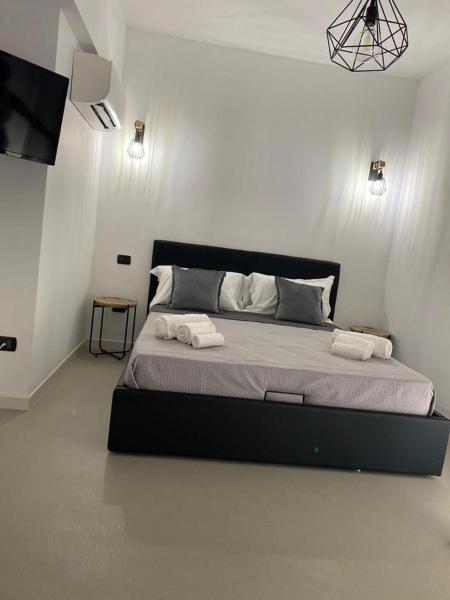 A la foto es mostra l'objecte Maison Calefati situat a la ciutat de Bari.
