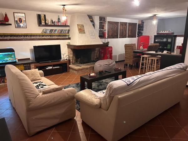 Na zdjęciu widoczny jest obiekt Isola del Sole położony w mieście Simaxis.