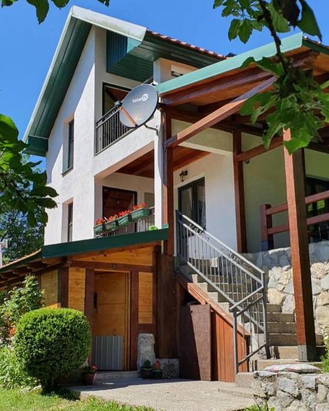 A la foto es mostra l'objecte Apartments Lux Labovic situat a la ciutat de Kolašin.