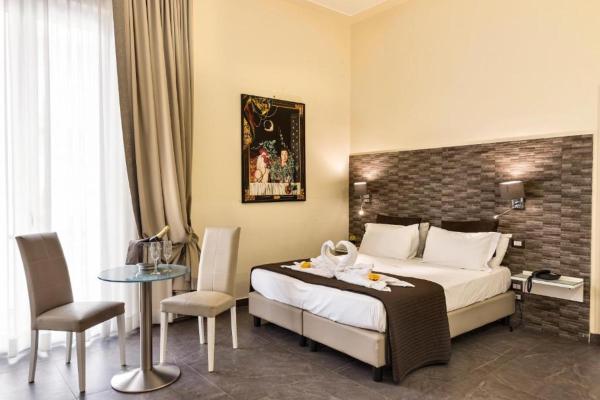 Na fotografii je vidět objekt Boutique Hotel Piazza Carità nacházející se ve městě Neapol.