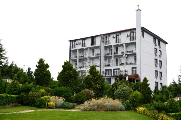 Auf dem Foto ist das Objekt Sahil Hotel Pendik in der Stadt Pendik zu sehen.