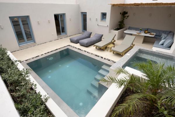 Tholaki Luxury Home - Santorini