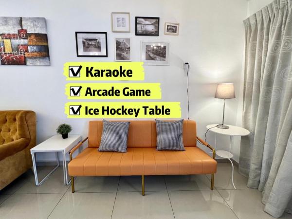 På bildet vises objektet H&H 2 Karaoke, Ice Hockey Table, Game Console som ligger i byen Kampong Bertam.
