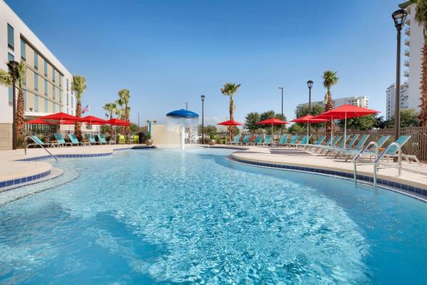 Na fotografii je vidět objekt Home2 Suites by Hilton Destin nacházející se ve městě Destin.